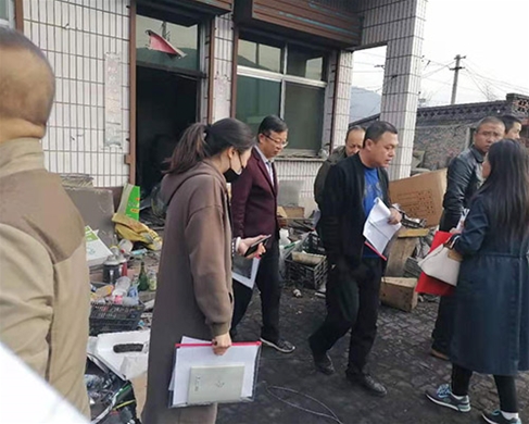 縣委、鎮(zhèn)府領(lǐng)導(dǎo)煤改電驗收工程